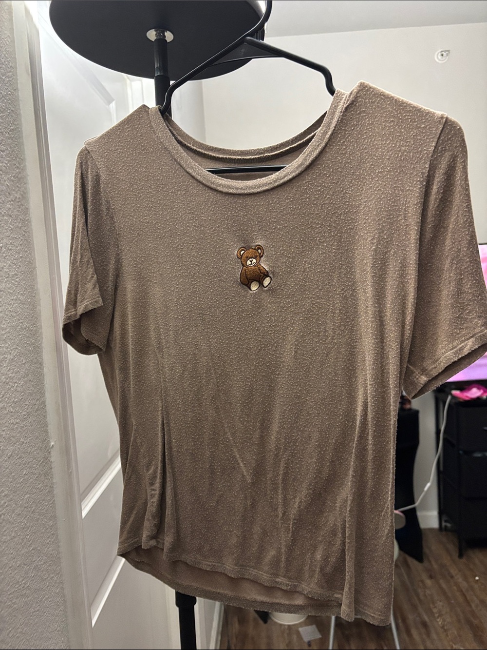 Short Sleeve Teddy Patch Tee in Taupe